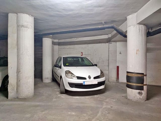 Garage till salu i Centro, Granada stad - 22 000 € (Ref: 8907473)