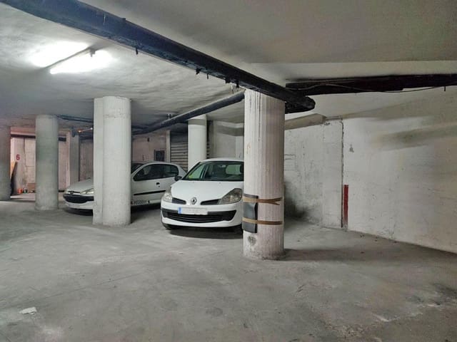 Garage till salu i Centro, Granada stad - 22 000 € (Ref: 8907473)