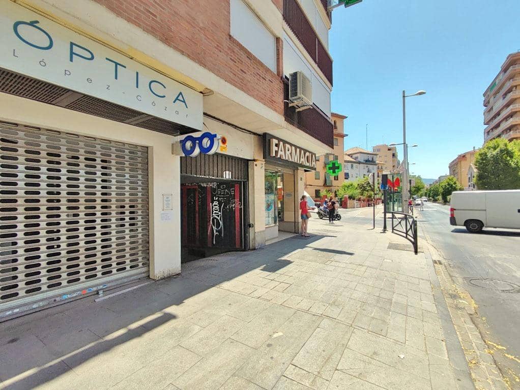 Garage til salg i Granada by - € 22.000 (Ref: 8907473)