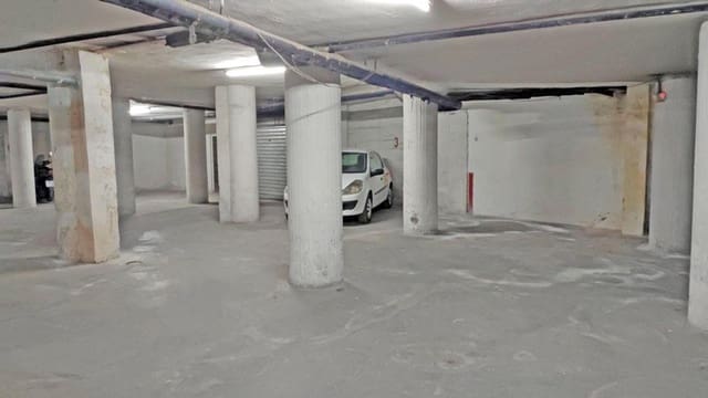 Garage till salu i Centro, Granada stad - 22 000 € (Ref: 8907473)