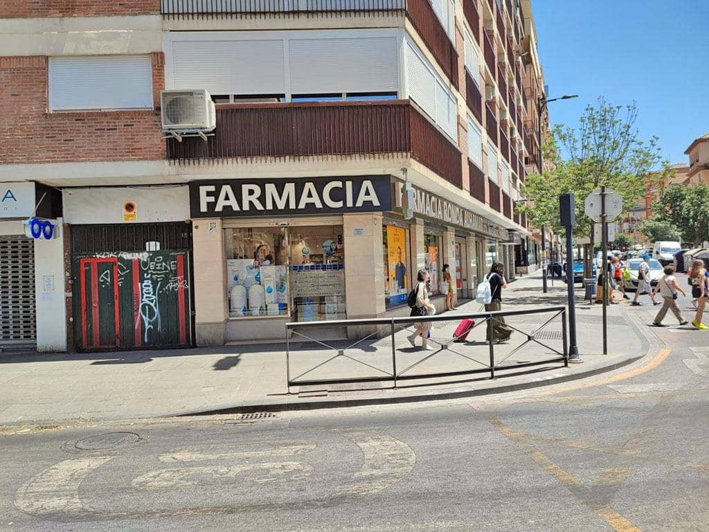 Garage til salg i Granada by - € 22.000 (Ref: 8907473)