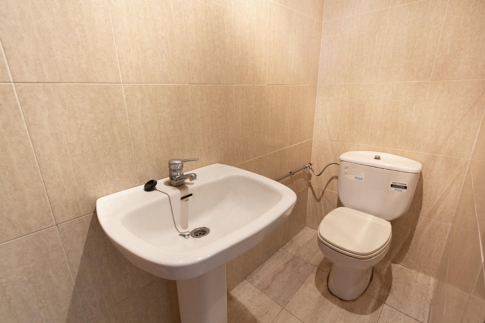 Erhverv til salg i Otura - € 220.000 (Ref: 8917914)