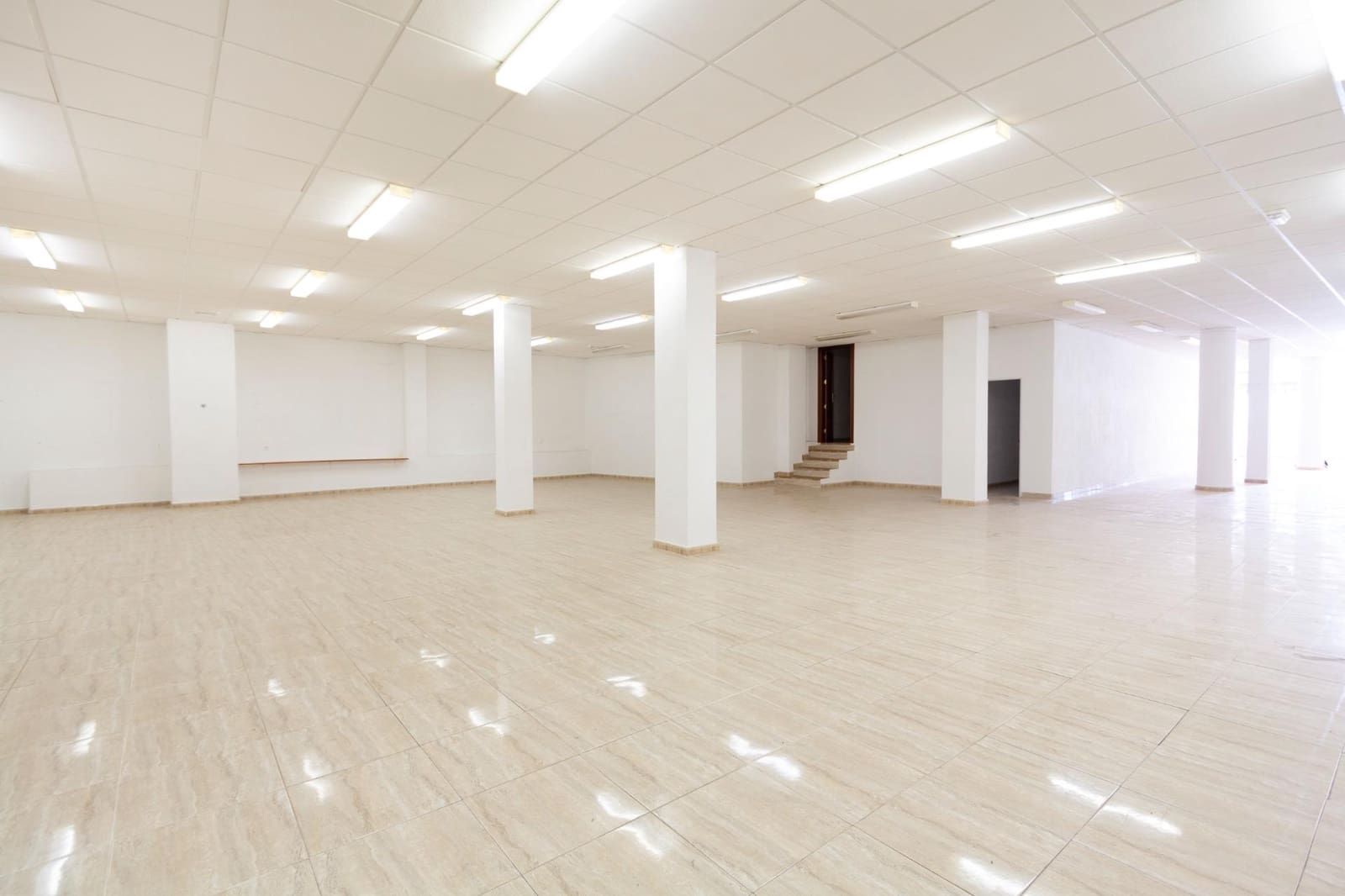 Erhverv til salg i Otura - € 220.000 (Ref: 8917914)