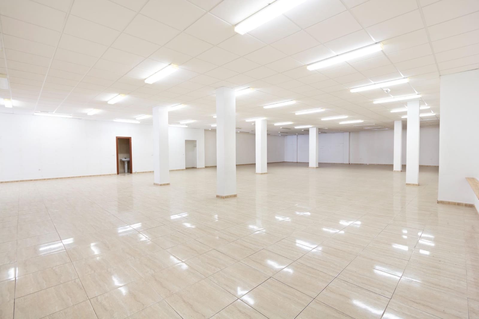 Erhverv til salg i Otura - € 220.000 (Ref: 8917914)