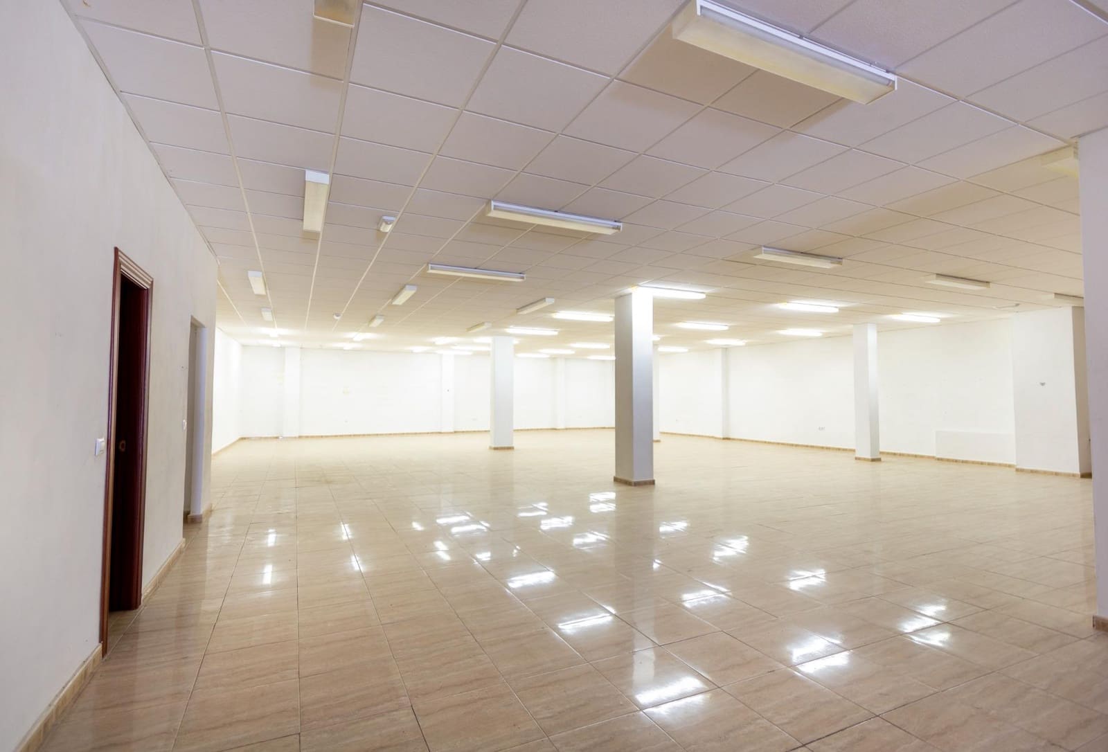 Erhverv til salg i Otura - € 220.000 (Ref: 8917914)