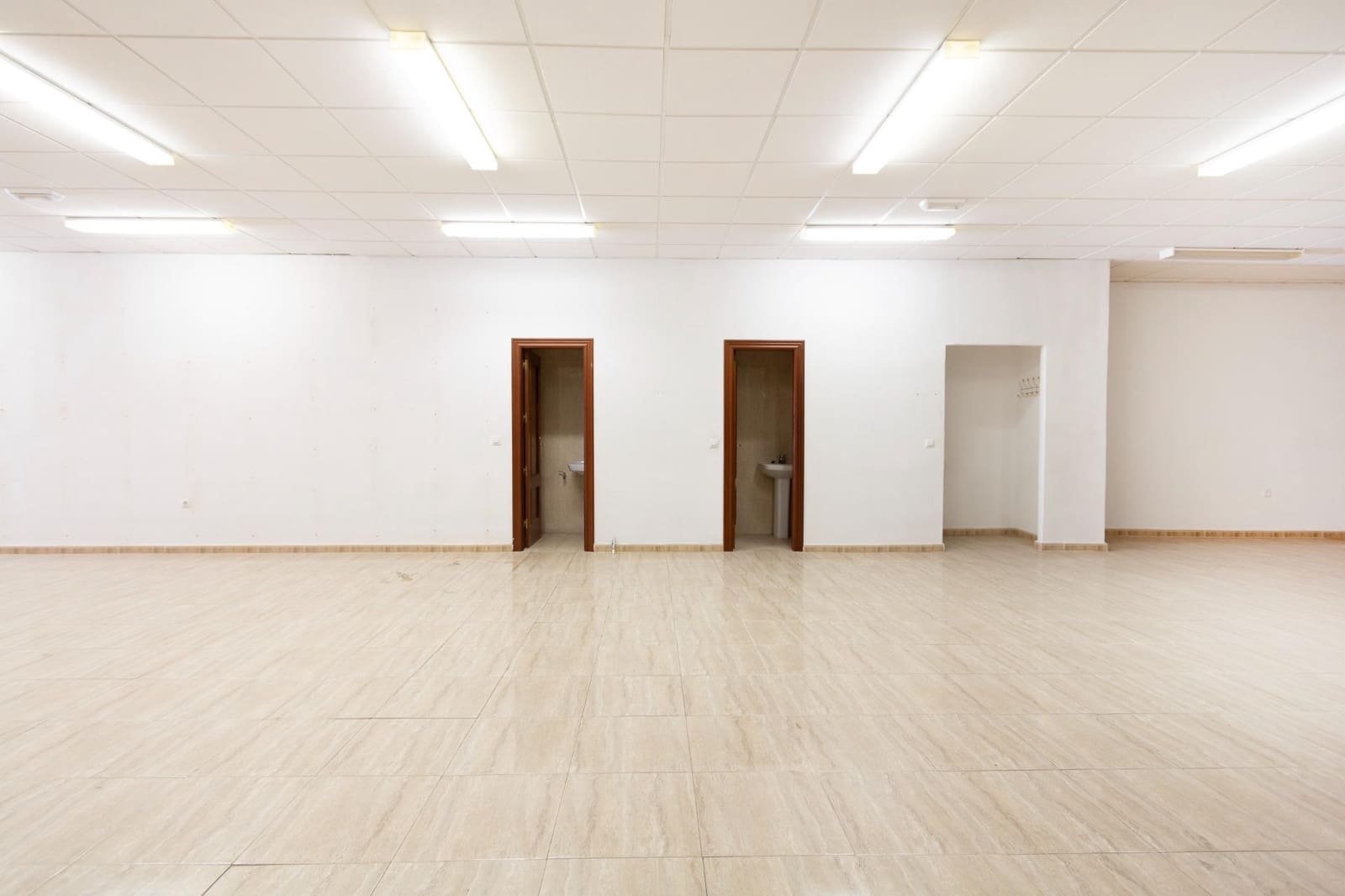 Erhverv til salg i Otura - € 220.000 (Ref: 8917914)