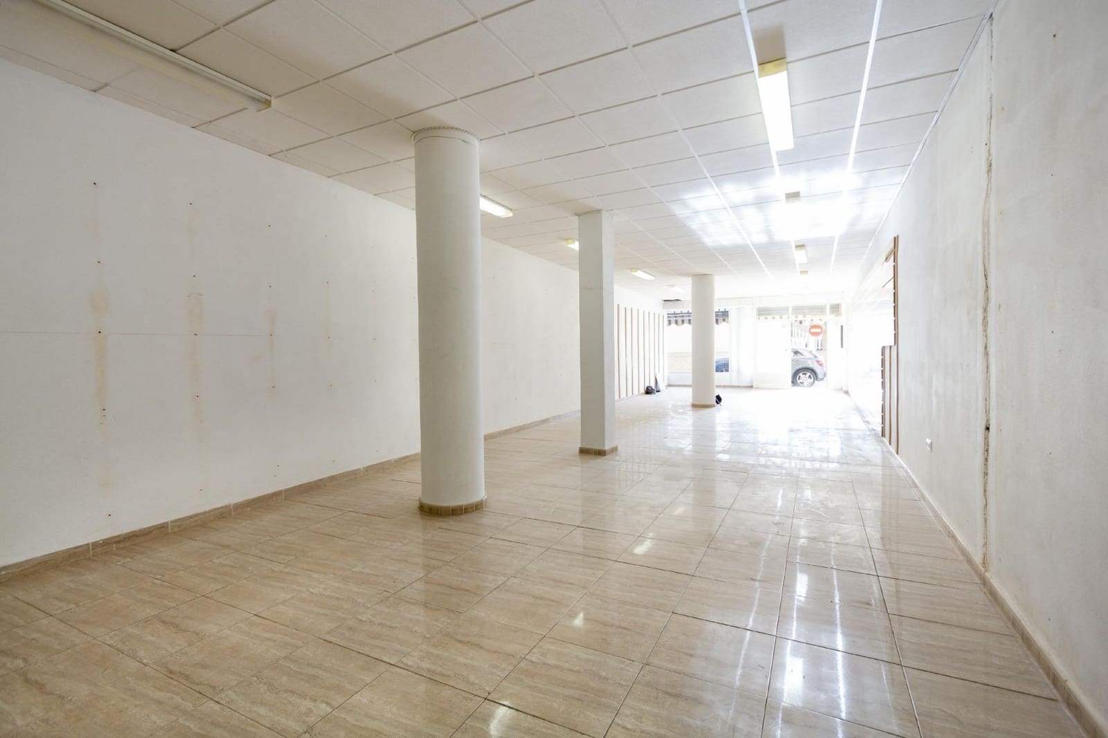 Erhverv til salg i Otura - € 220.000 (Ref: 8917914)