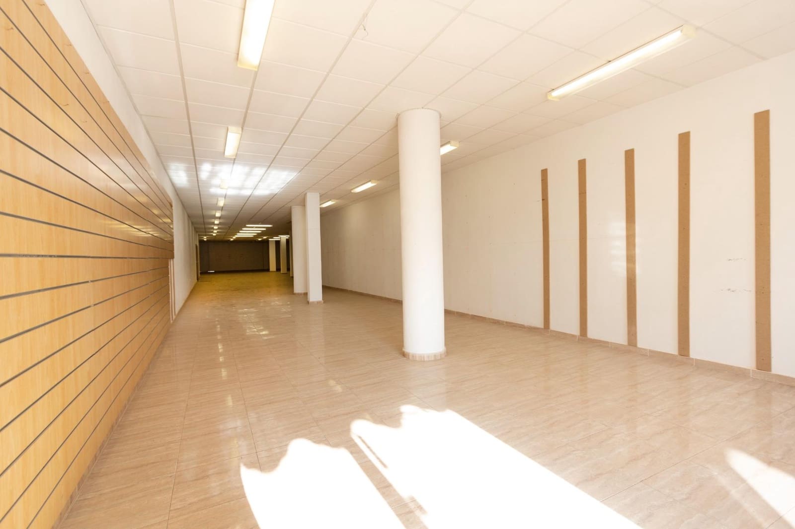 Erhverv til salg i Otura - € 220.000 (Ref: 8917914)