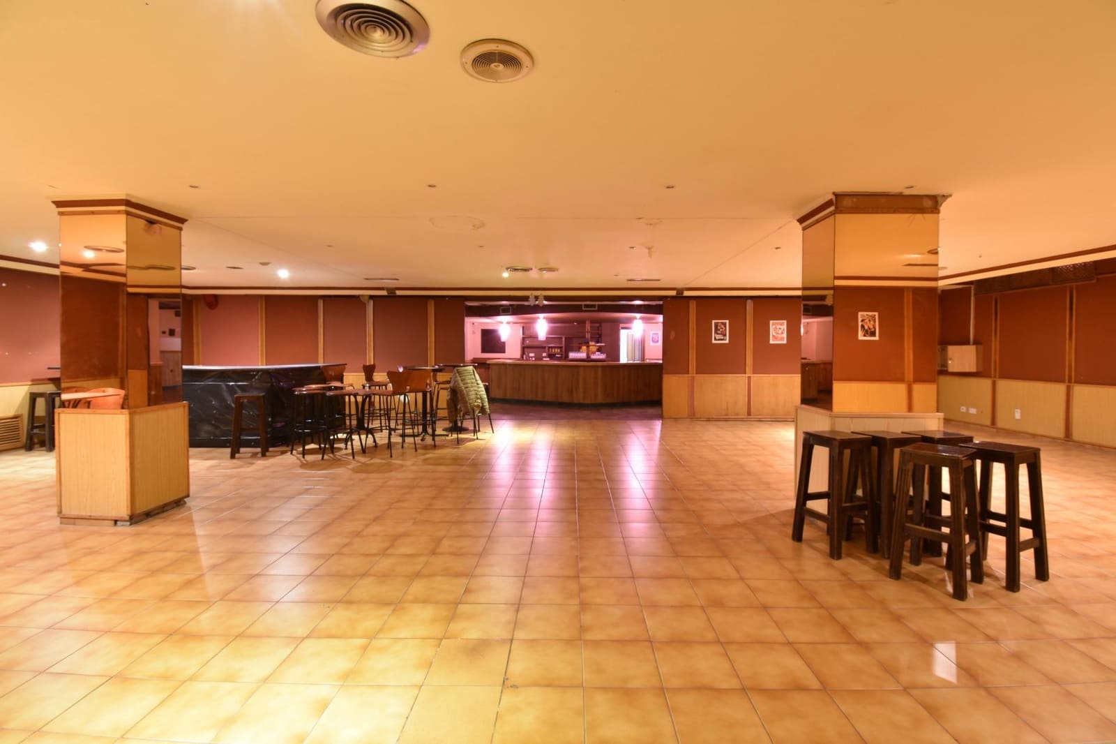 Erhverv til salg i Durcal - € 249.000 (Ref: 8917923)