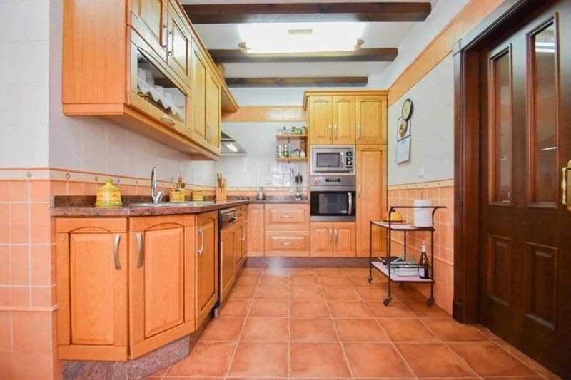 3 slaapkamer Huis te koop in Jerez del Marquesado met garage - € 250.000 (Ref: 8917928)