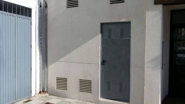 Kommersiell til salgs i Salobreña - € 50 000 (Ref: 8923785)