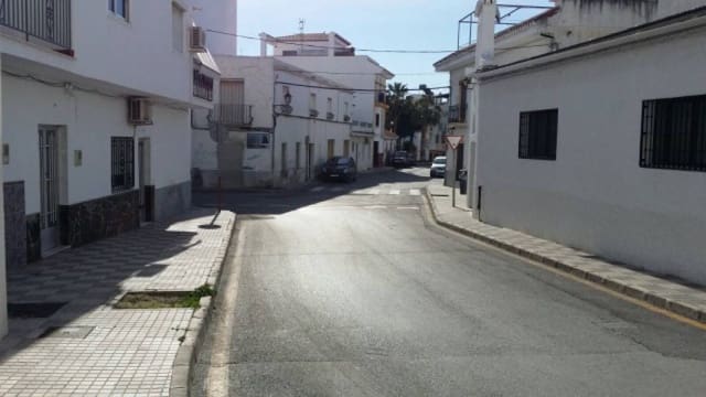 Kommersiell til salgs i Salobreña - € 50 000 (Ref: 8923785)