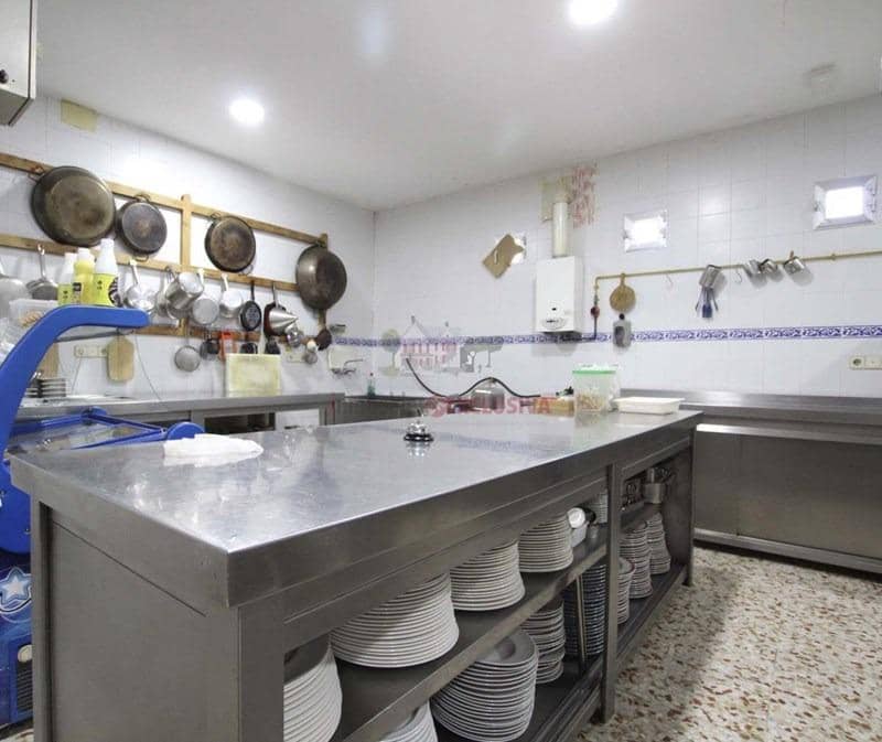 Erhverv til salg i Quentar - € 540.000 (Ref: 8923796)