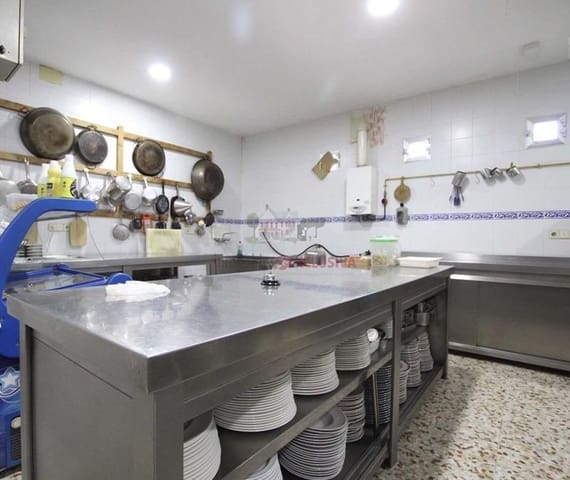 Kommersiell til salgs i Quéntar - € 540 000 (Ref: 8923796)