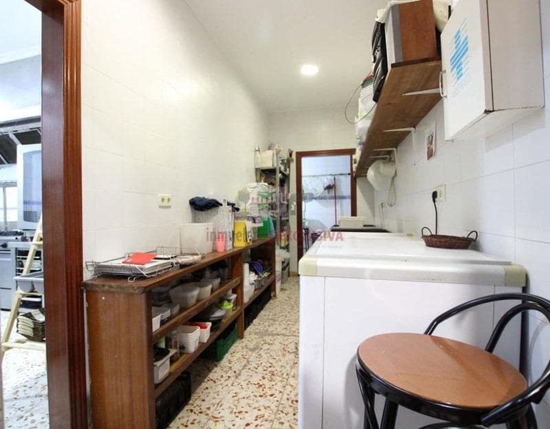 Erhverv til salg i Quentar - € 540.000 (Ref: 8923796)