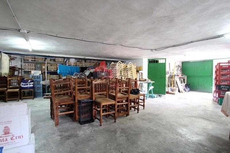 Erhverv til salg i Quentar - € 540.000 (Ref: 8923796)