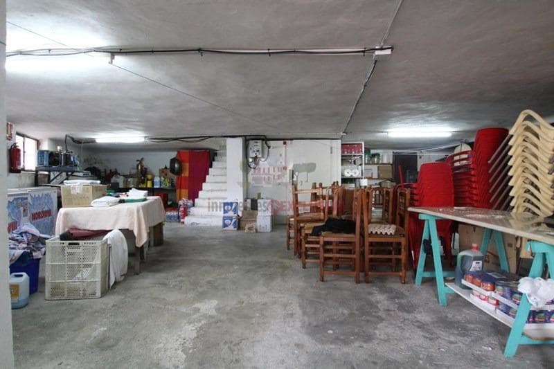 Erhverv til salg i Quentar - € 540.000 (Ref: 8923796)