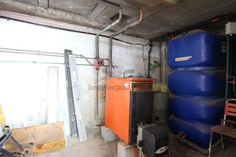 Erhverv til salg i Quentar - € 540.000 (Ref: 8923796)