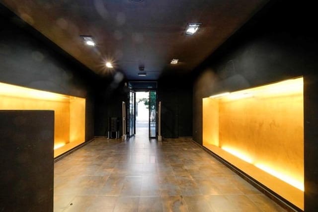 Erhverv til salg i Centro, Granada by - € 395.000 (Ref: 8923802)