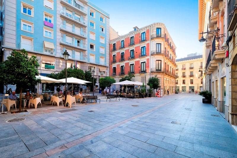 Erhverv til salg i Granada by - € 395.000 (Ref: 8923802)