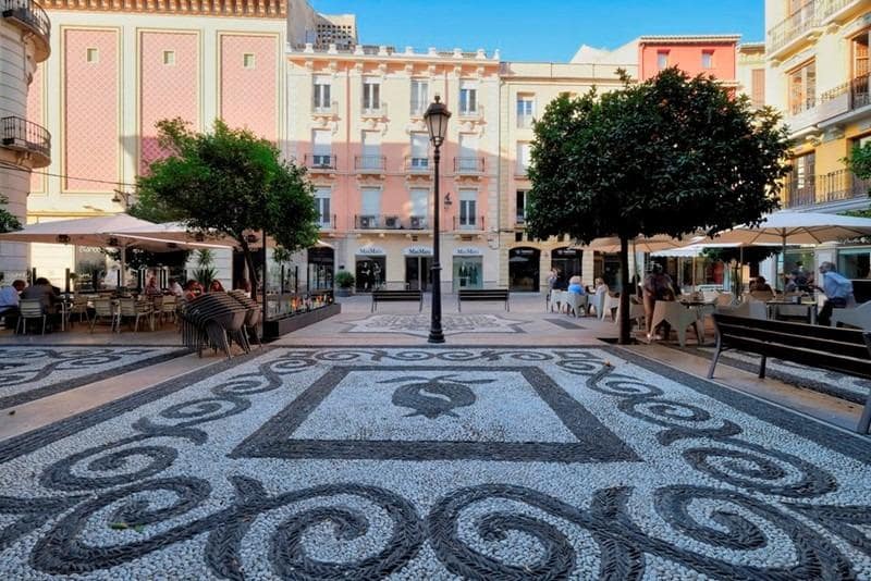 Erhverv til salg i Granada by - € 395.000 (Ref: 8923802)