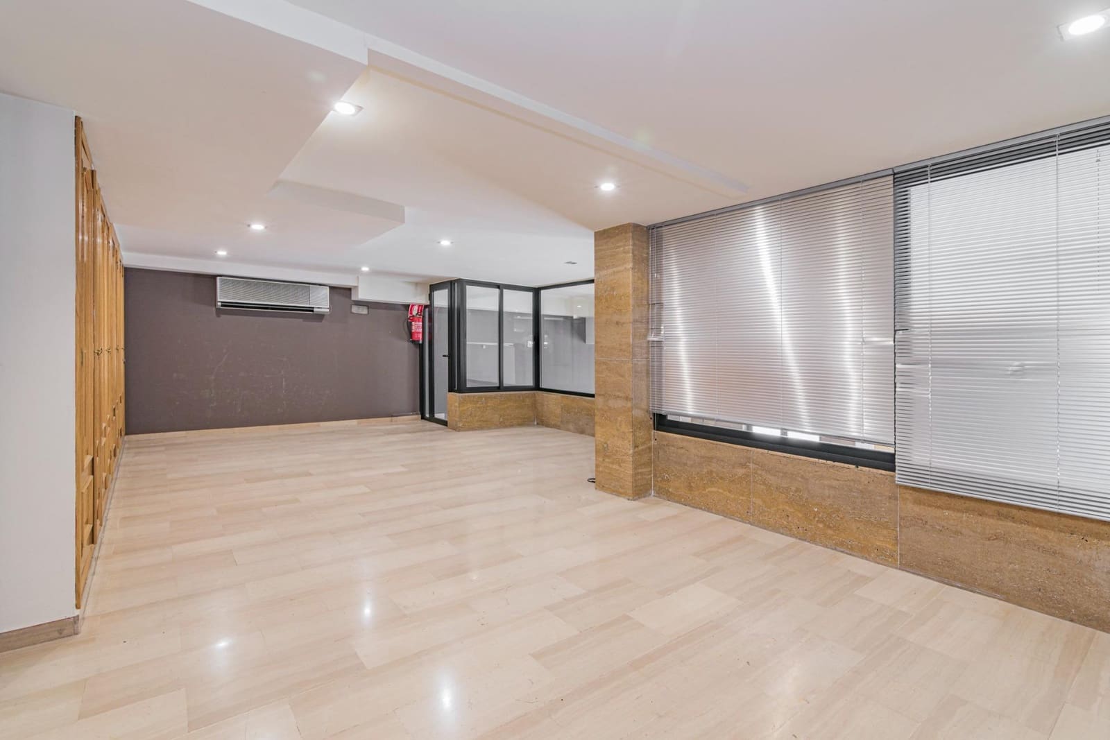 Erhverv til salg i Granada by - € 349.900 (Ref: 8943960)