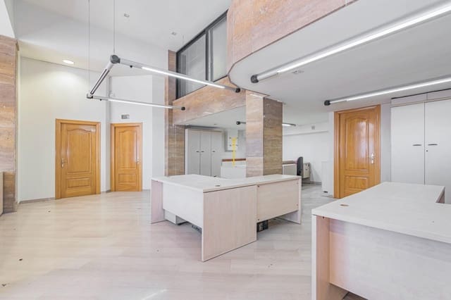 Commercial for sale in Cerrillo de Maracena - Periodistas, Granada city - € 349,900 (Ref: 8943960)