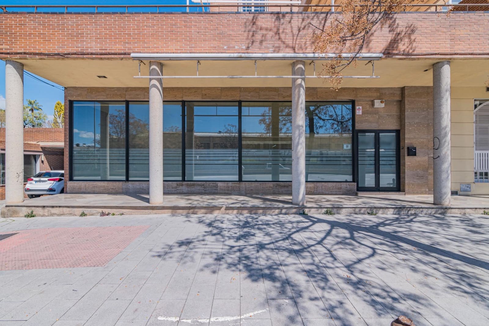 Erhverv til salg i Granada by - € 349.900 (Ref: 8943960)