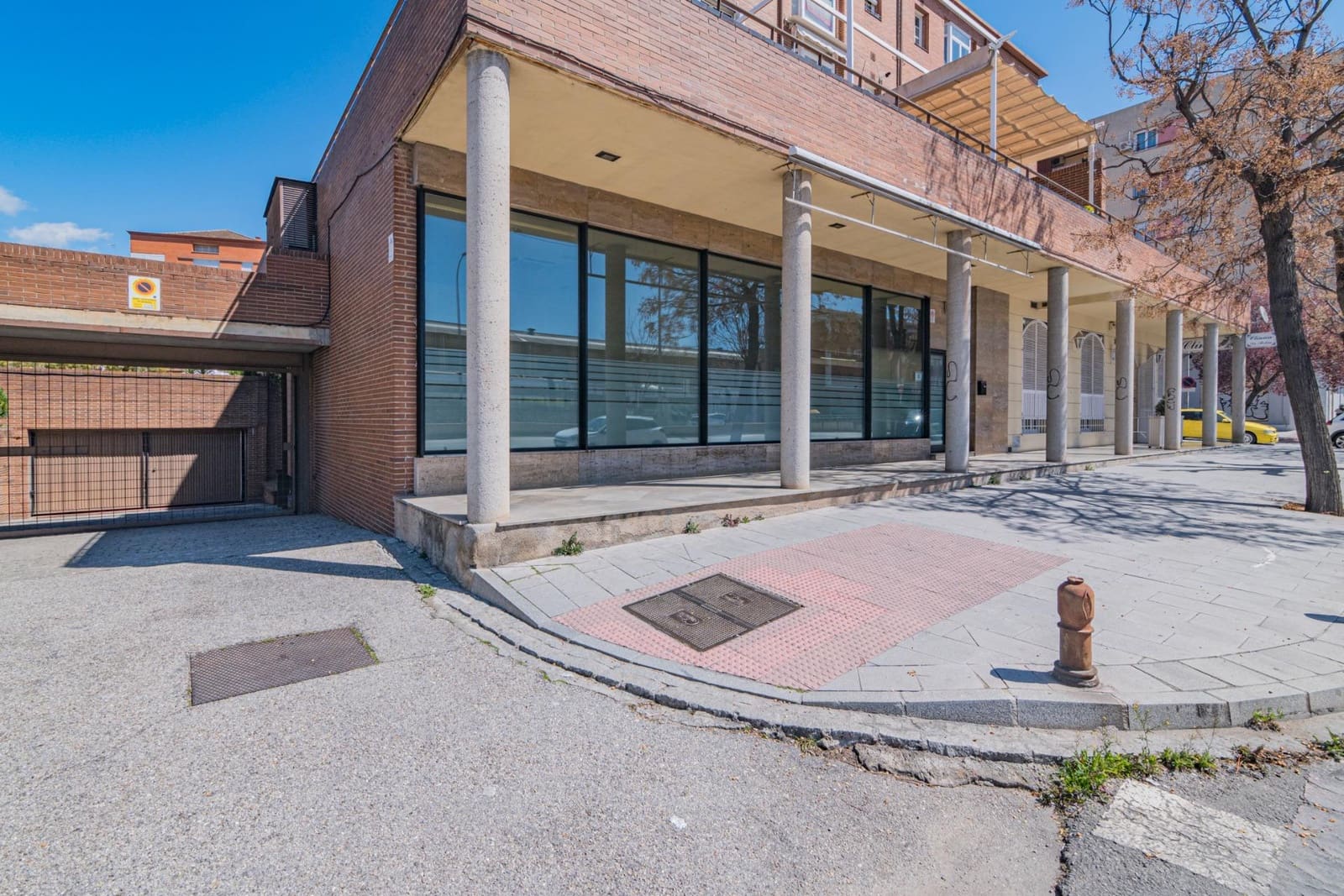 Erhverv til salg i Granada by - € 349.900 (Ref: 8943960)