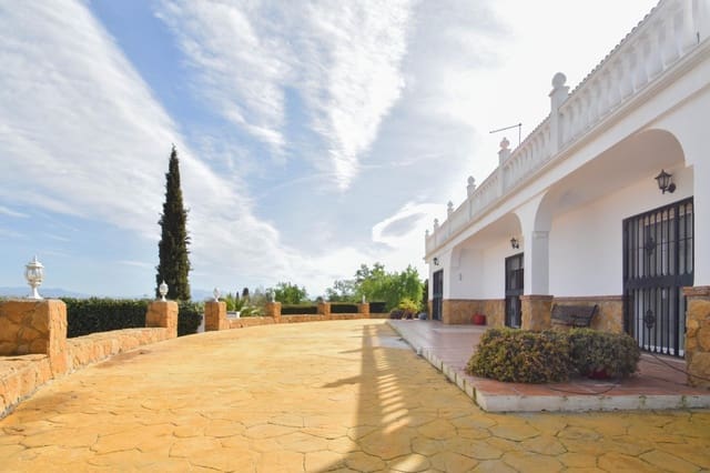 5 soveværelse Villa til salg i Moraleda de Zafayona med swimmingpool garage - € 320.000 (Ref: 8950580)