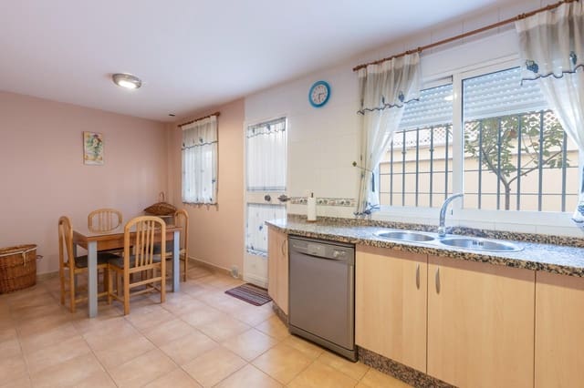 3 slaapkamer Rijtjeshuis te koop in Maracena - € 275.000 (Ref: 8957044)