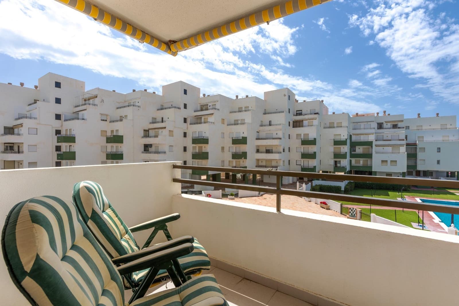 3 sypialnia Apartament na sprzedaż w Salobrena z basenem - 285 000 € (Ref: 8968233)