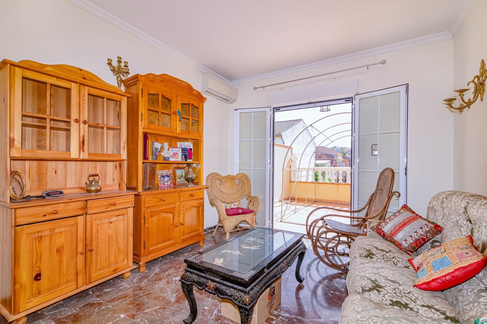 5 bedroom Villa for sale in Ogijares - € 329,900 (Ref: 8976098)