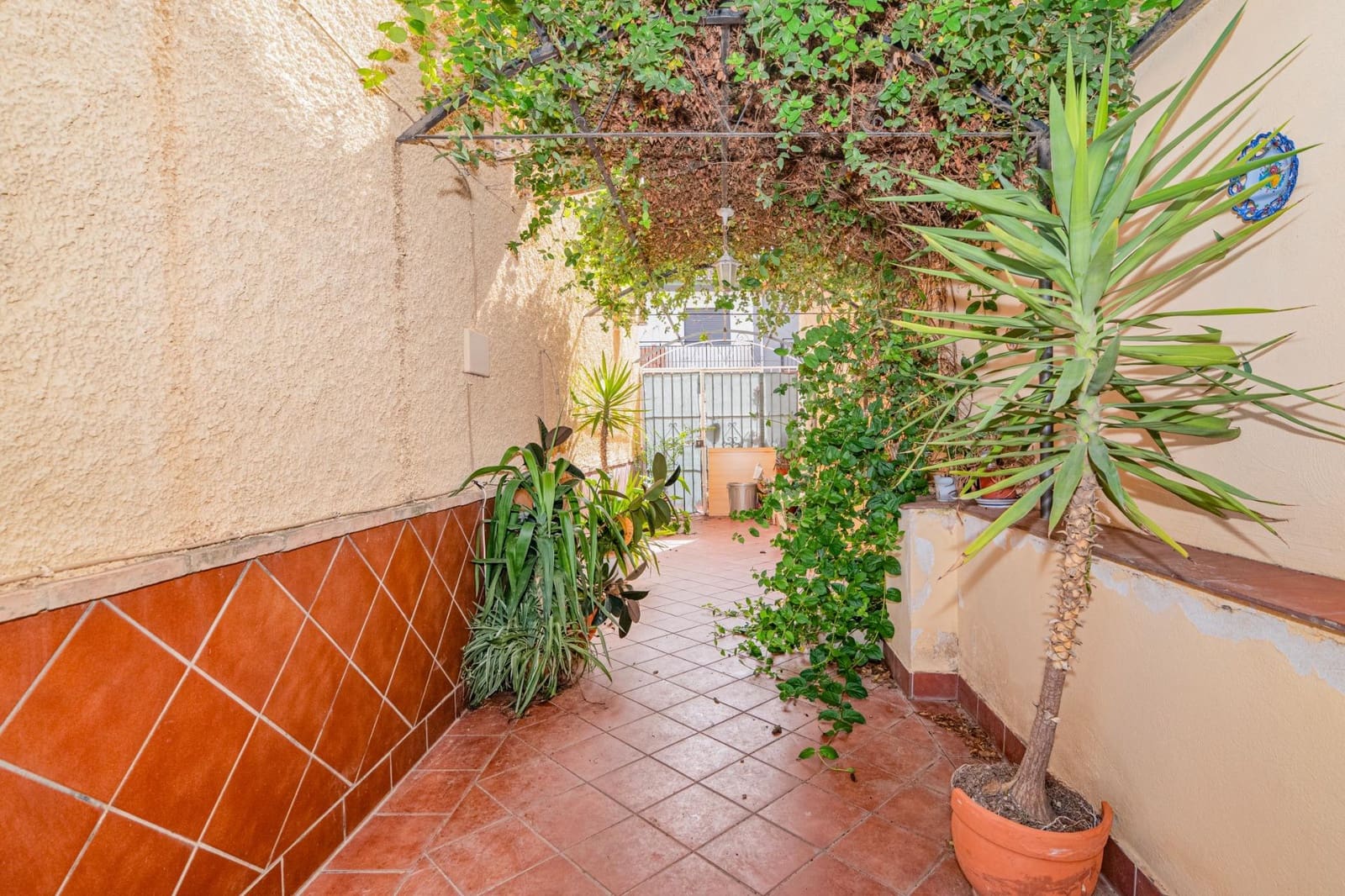 5 bedroom Villa for sale in Ogijares - € 329,900 (Ref: 8976098)