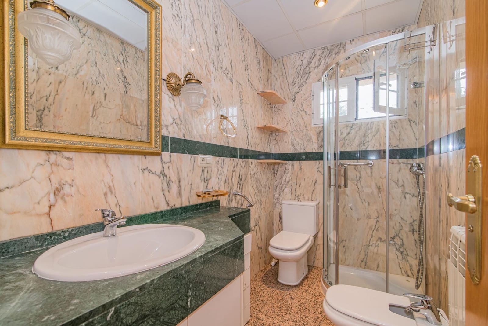 6 soverom Villa til salgs i Ogijares med svømmebasseng garasje - € 459 000 (Ref: 8982293)