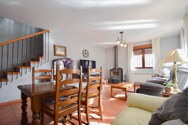 7 soveværelse Villa til salg i Cúllar Vega med swimmingpool garage - € 394.000 (Ref: 8994115)