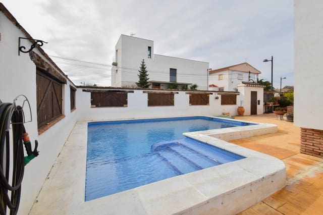 7 soveværelse Villa til salg i Cúllar Vega med swimmingpool garage - € 394.000 (Ref: 8994115)