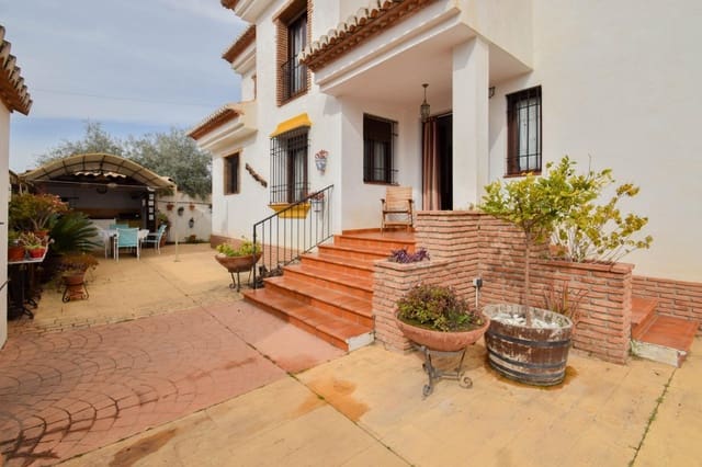 7 soveværelse Villa til salg i Cúllar Vega med swimmingpool garage - € 394.000 (Ref: 8994115)