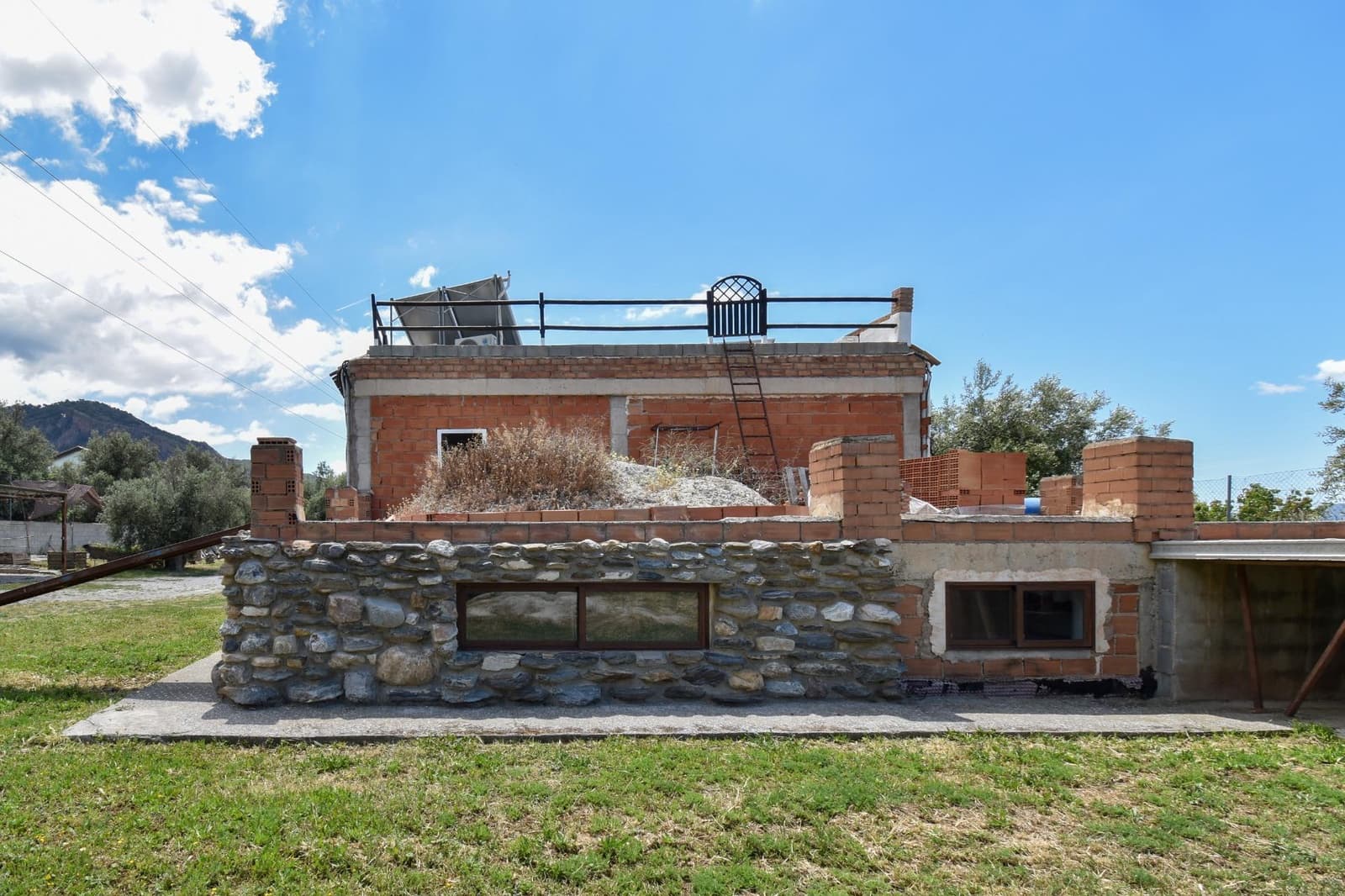 5 soveværelse Finca/Landehus til salg i Niguelas med garage - € 450.000 (Ref: 8994601)