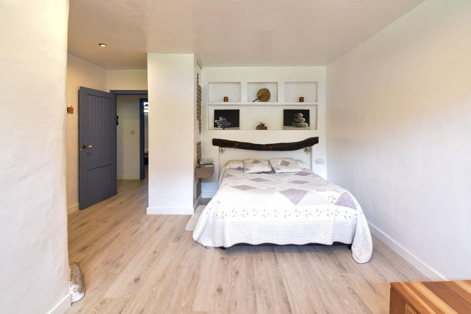 5 soveværelse Finca/Landehus til salg i Niguelas med garage - € 450.000 (Ref: 8994601)