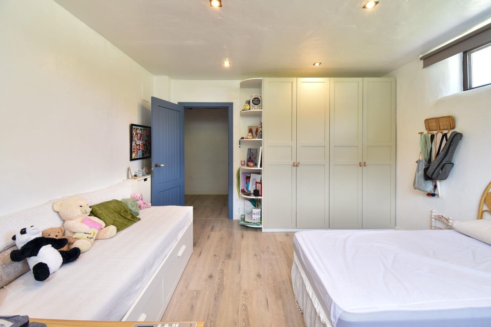 5 soveværelse Finca/Landehus til salg i Niguelas med garage - € 450.000 (Ref: 8994601)