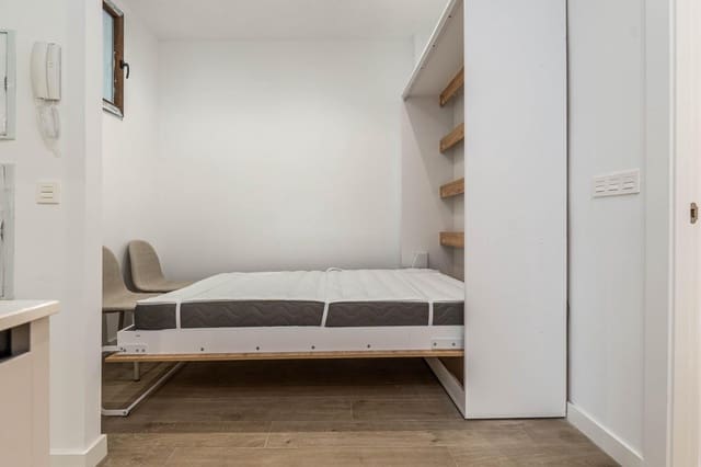 2 soveværelse Lejlighed til salg i Centro - Sagrario, Granada by - € 199.900 (Ref: 9001582)