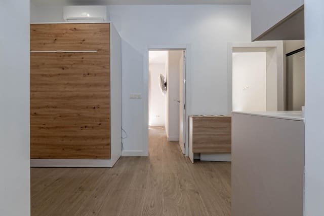 2 soveværelse Lejlighed til salg i Centro - Sagrario, Granada by - € 199.900 (Ref: 9001582)