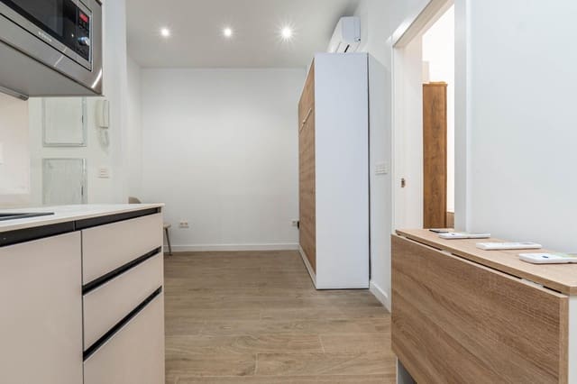 2 soveværelse Lejlighed til salg i Centro - Sagrario, Granada by - € 199.900 (Ref: 9001582)