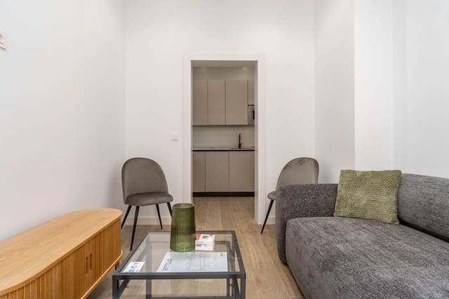 2 soveværelse Lejlighed til salg i Centro - Sagrario, Granada by - € 199.900 (Ref: 9001582)
