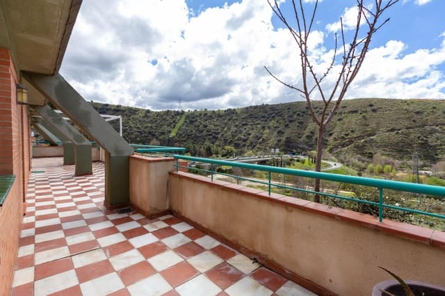 3 chambre Penthouse à vendre à Carretera de la Sierra, Grenade ville - 360 000 € (Ref: 9001583)
