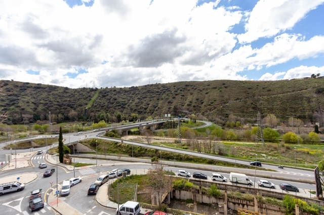 3 chambre Penthouse à vendre à Carretera de la Sierra, Grenade ville - 360 000 € (Ref: 9001583)