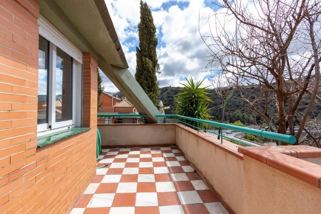 3 chambre Penthouse à vendre à Carretera de la Sierra, Grenade ville - 360 000 € (Ref: 9001583)