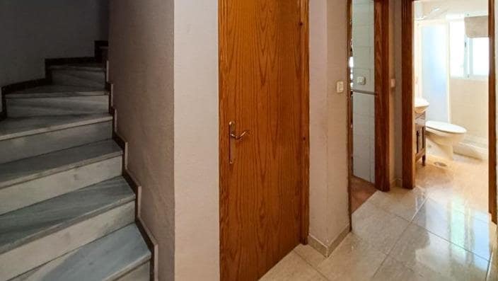 3 soveværelse Semi-Rækkehus til salg i Alfacar med swimmingpool - € 299.000 (Ref: 9003587)