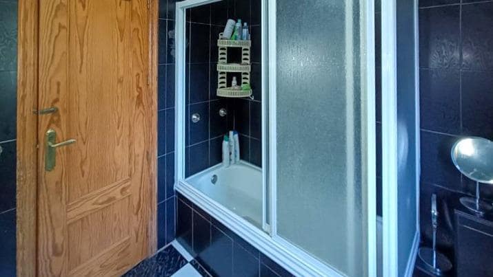 3 soveværelse Semi-Rækkehus til salg i Alfacar med swimmingpool - € 299.000 (Ref: 9003587)